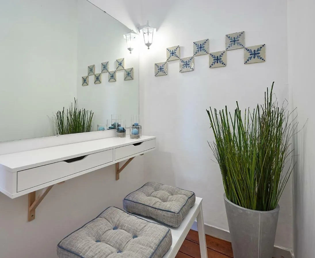 Love Inn Bairro Alto Lisbon Apartment
